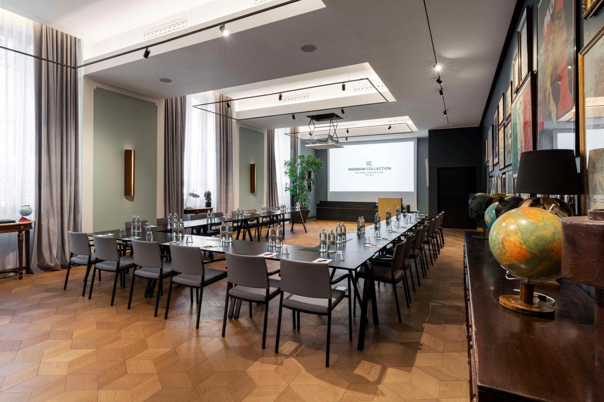 Radisson Collection Hotel, Palazzo Touring Club Milan Exterior photo